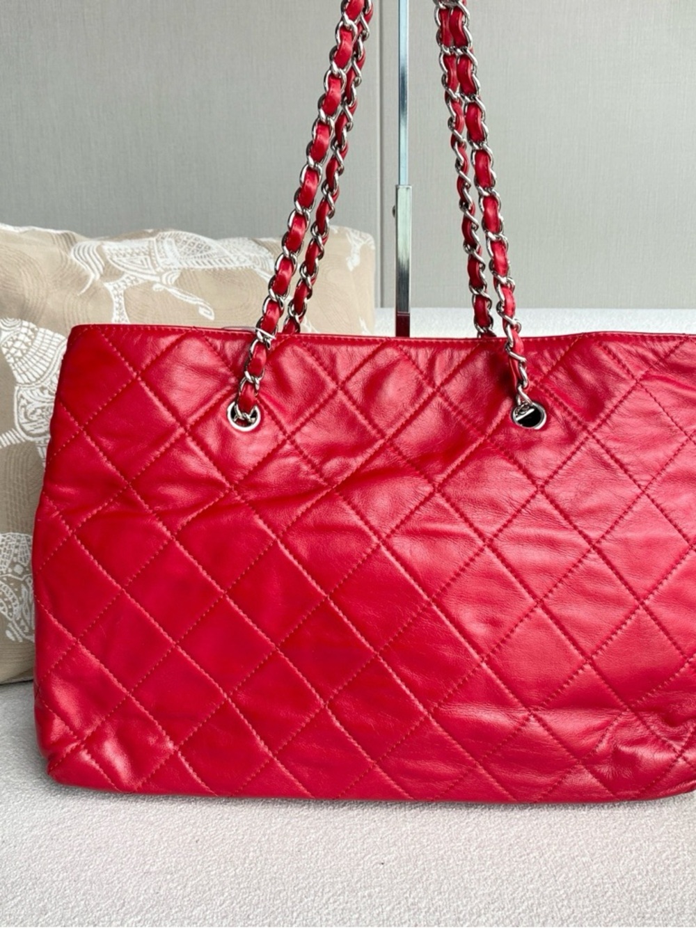 Chanel | Quilted Tote Bag Red Caviar | Excellent Condition - Picture 3 of 9